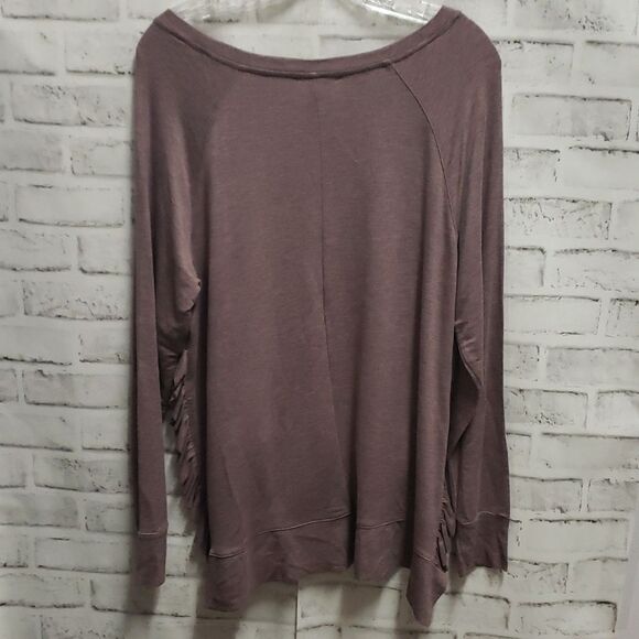 Chelsea and Theodore top - Picture 4 of 4